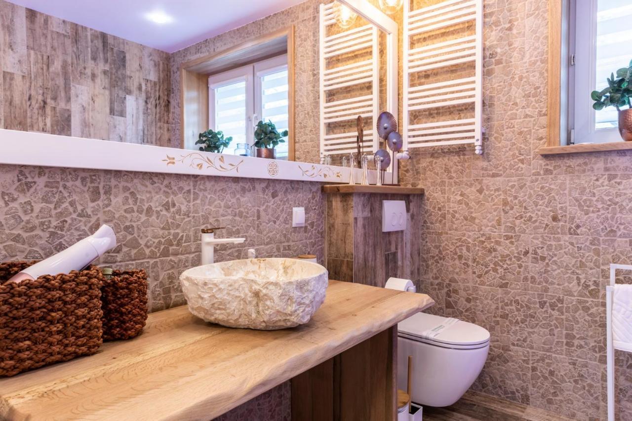 Bunia W Zakopanem Z Jacuzzi Apartment Luaran gambar