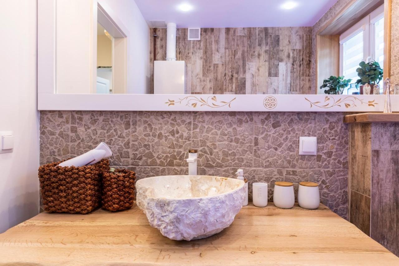Bunia W Zakopanem Z Jacuzzi Apartment Luaran gambar
