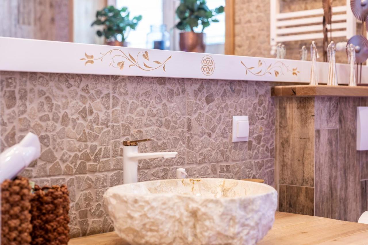 Bunia W Zakopanem Z Jacuzzi Apartment Luaran gambar