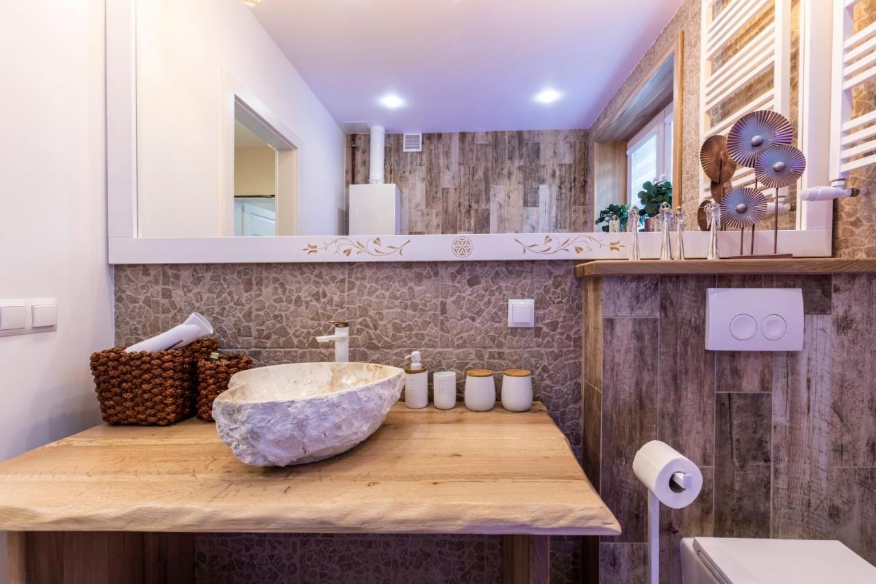 Bunia W Zakopanem Z Jacuzzi Apartment Luaran gambar