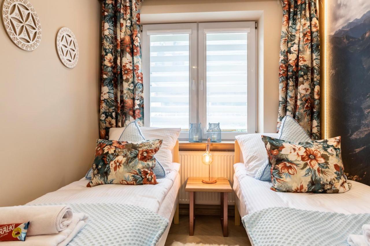 Bunia W Zakopanem Z Jacuzzi Apartment Luaran gambar